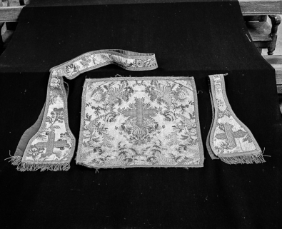 Amict, étole et voile. © Région Bourgogne-Franche-Comté, Inventaire du patrimoine