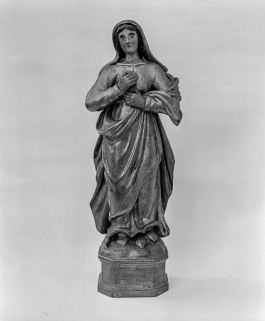 Statuette vue de face. © Région Bourgogne-Franche-Comté, Inventaire du patrimoine