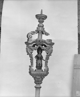Vue d'ensemble du porte-cierge de procession de saint Gengoulph. © Région Bourgogne-Franche-Comté, Inventaire du patrimoine