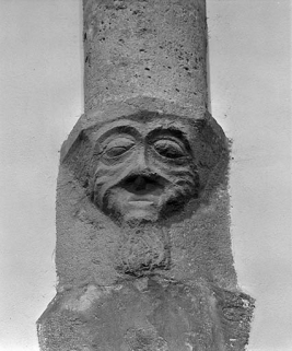 Intérieur : culot de la 2ème travée gauche de la nef. © Région Bourgogne-Franche-Comté, Inventaire du patrimoine