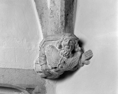 Intérieur : culot (2) de la sacristie, personnage à mi-corps. © Région Bourgogne-Franche-Comté, Inventaire du patrimoine