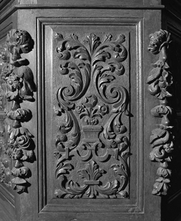 Détail : un panneau de la cuve. © Région Bourgogne-Franche-Comté, Inventaire du patrimoine