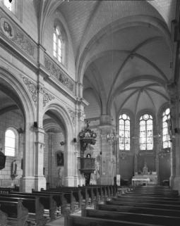 Nef et choeur vus de l'entrée. © Région Bourgogne-Franche-Comté, Inventaire du patrimoine