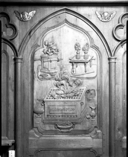 Bas-relief : mobilier et objets du culte juif. © Région Bourgogne-Franche-Comté, Inventaire du patrimoine
