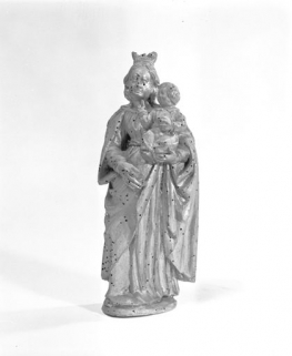 Détail, statuette : Vierge à l'Enfant vue de face. © Région Bourgogne-Franche-Comté, Inventaire du patrimoine