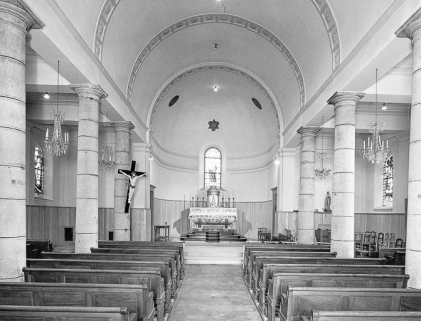 Intérieur : nef et choeur vus depuis l'entrée. © Région Bourgogne-Franche-Comté, Inventaire du patrimoine