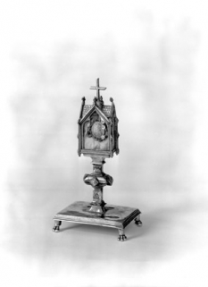 Face antérieure de trois quart droit. © Région Bourgogne-Franche-Comté, Inventaire du patrimoine