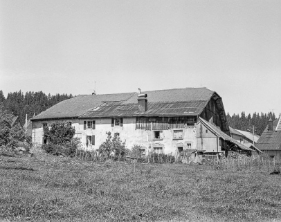 Ferme située à Chantegrue : façades postérieure et latérale gauche. © Région Bourgogne-Franche-Comté, Inventaire du patrimoine