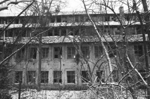 Façade occidentale de l'atelier d'horlogerie en 1979. © Région Bourgogne-Franche-Comté, Inventaire du patrimoine