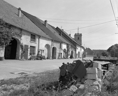 Fermes : façades sur rue. © Région Bourgogne-Franche-Comté, Inventaire du patrimoine