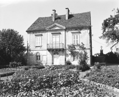 Façade antérieure vue de face. © Région Bourgogne-Franche-Comté, Inventaire du patrimoine