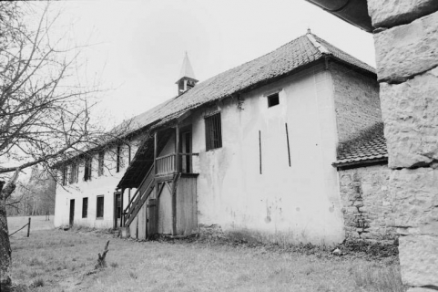 Façade postérieure du presbytère, vue de trois quarts. © Région Bourgogne-Franche-Comté, Inventaire du patrimoine