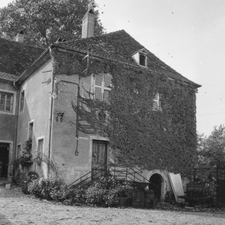 Habitation vue depuis la cour. © Région Bourgogne-Franche-Comté, Inventaire du patrimoine
