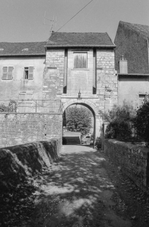 Ouvrage d'entrée : façade extérieure. © Région Bourgogne-Franche-Comté, Inventaire du patrimoine