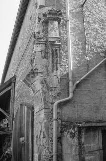 Cour : restes d'arcature. © Région Bourgogne-Franche-Comté, Inventaire du patrimoine