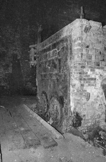 Chaudière de machine à vapeur située à la base du haut fourneau en 1979. © Région Bourgogne-Franche-Comté, Inventaire du patrimoine Chaudière de machine à vapeur située à la base du haut fourneau en 1979. © Région Bourgogne-Franche-Comté, Inventaire du patrimoine