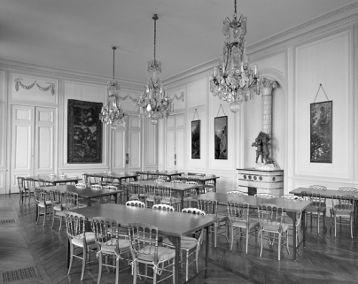 Intérieur : vue d'ensemble de la salle à manger. © Région Franche-Comté, Inventaire du Patrimoine, ADAGP