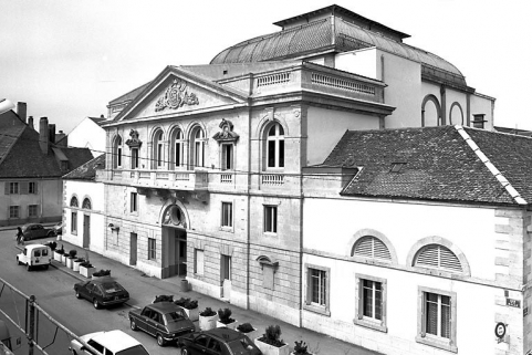 Façade antérieure de trois quarts droit. © Région Bourgogne-Franche-Comté, Inventaire du patrimoine Façade antérieure de trois quarts droit. © Région Bourgogne-Franche-Comté, Inventaire du patrimoine