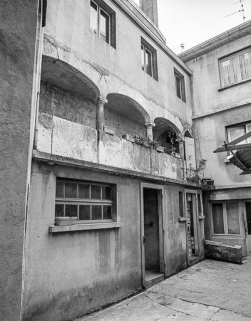 Galerie sur cour intérieure. © Région Bourgogne-Franche-Comté, Inventaire du patrimoine