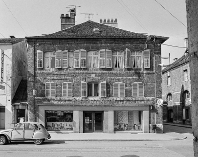 Façade sur rue de la République, vue de face. © Région Bourgogne-Franche-Comté, Inventaire du patrimoine