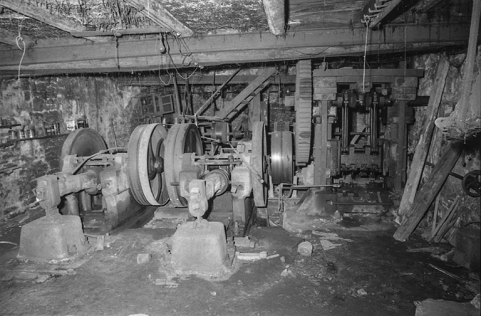 Les martinets et la presse à forger en 1980. © Région Bourgogne-Franche-Comté, Inventaire du patrimoine