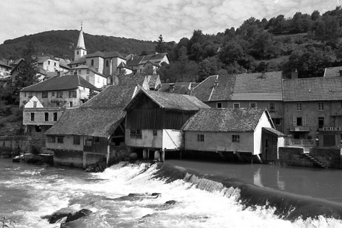 Vue générale depuis la rive gauche de la Loue. © Région Bourgogne-Franche-Comté, Inventaire du patrimoine
