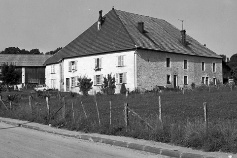 Vue générale depuis la rue. © Région Bourgogne-Franche-Comté, Inventaire du patrimoine