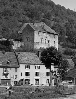 Vue générale, angle sud-ouest. © Région Bourgogne-Franche-Comté, Inventaire du patrimoine Vue générale, angle sud-ouest. © Région Bourgogne-Franche-Comté, Inventaire du patrimoine