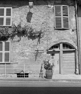 Détail de la façade antérieure : l'entrée. © Région Bourgogne-Franche-Comté, Inventaire du patrimoine Détail de la façade antérieure : l'entrée. © Région Bourgogne-Franche-Comté, Inventaire du patrimoine