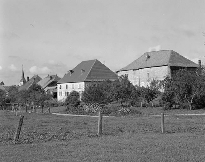 Vue générale du village depuis le sud-est. © Région Bourgogne-Franche-Comté, Inventaire du patrimoine