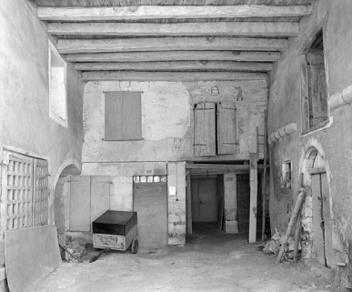 Façade antérieure : le passage plafonné. © Région Bourgogne-Franche-Comté, Inventaire du patrimoine Façade antérieure : le passage plafonné. © Région Bourgogne-Franche-Comté, Inventaire du patrimoine