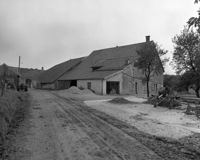 Façade antérieure et face latérale gauche. © Région Bourgogne-Franche-Comté, Inventaire du patrimoine