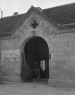 Façade est, passage d'entrée. © Région Bourgogne-Franche-Comté, Inventaire du patrimoine