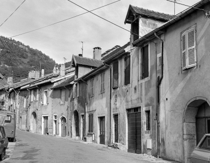 Maisons de la rue Haute : façades sur rue. © Région Bourgogne-Franche-Comté, Inventaire du patrimoine