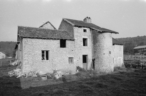 Vue d'ensemble de trois quarts gauche. © Région Bourgogne-Franche-Comté, Inventaire du patrimoine