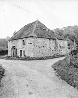 Façades antérieure et latérale droite. © Région Bourgogne-Franche-Comté, Inventaire du patrimoine