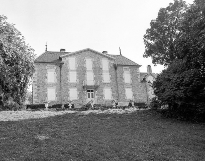 Façade postérieure de l'habitation. © Région Bourgogne-Franche-Comté, Inventaire du patrimoine