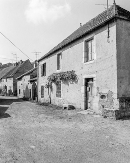 Façade antérieure de l'habitation. © Région Bourgogne-Franche-Comté, Inventaire du patrimoine