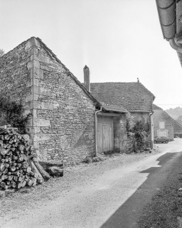 Façade latérale gauche. © Région Bourgogne-Franche-Comté, Inventaire du patrimoine