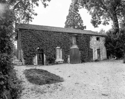 Les communs. © Région Bourgogne-Franche-Comté, Inventaire du patrimoine