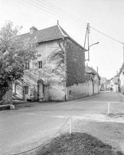 Vue d'ensemble depuis la rue. © Région Bourgogne-Franche-Comté, Inventaire du patrimoine