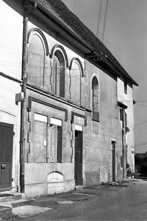 Façade antérieure de trois quarts gauche. © Région Bourgogne-Franche-Comté, Inventaire du patrimoine Façade antérieure de trois quarts gauche. © Région Bourgogne-Franche-Comté, Inventaire du patrimoine