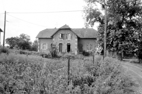 Logement d'ouvriers de la cité en 1980. SRI. Enquête régionale sur les bâtiments industriels (1979-1981). © Région Bourgogne-Franche-Comté, Inventaire du patrimoine