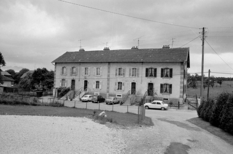 Logement ouvrier collectif en 1980. © Région Bourgogne-Franche-Comté, Inventaire du patrimoine Logement ouvrier collectif en 1980. © Région Bourgogne-Franche-Comté, Inventaire du patrimoine