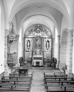 Vue de la nef et du choeur depuis l'entrée. © Région Bourgogne-Franche-Comté, Inventaire du patrimoine