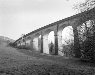 Vue générale du viaduc sur la commune de Scey-Maisières. © Région Bourgogne-Franche-Comté, Inventaire du patrimoine