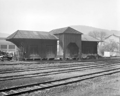 Ornans, façade postérieure de de la gare de marchandises. © Région Bourgogne-Franche-Comté, Inventaire du patrimoine
