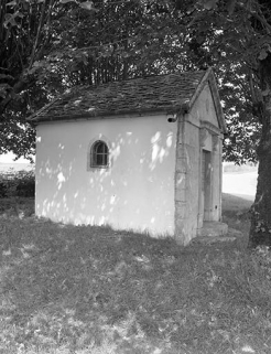 Façade antérieure et face latérale gauche. © Région Bourgogne-Franche-Comté, Inventaire du patrimoine