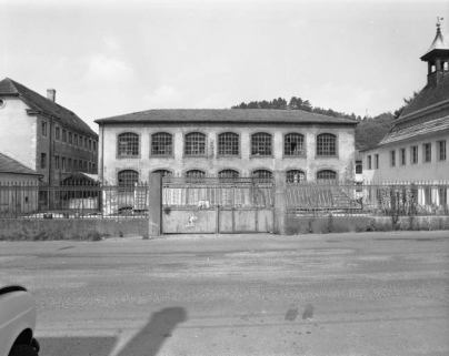 Atelier de la « machine à tailler » en 1981. © Région Bourgogne-Franche-Comté, Inventaire du patrimoine Atelier de la « machine à tailler » en 1981. © Région Bourgogne-Franche-Comté, Inventaire du patrimoine