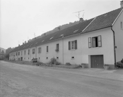 Logement ouvrier. Détail de la façade antérieure en 1981. © Région Bourgogne-Franche-Comté, Inventaire du patrimoine